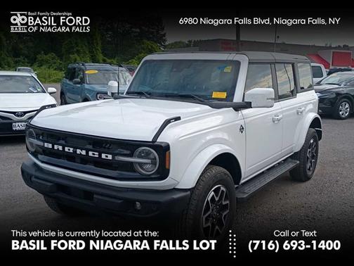Oxford White 2024 Ford Bronco Outer Banks