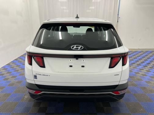 2022 Hyundai TUCSON SE