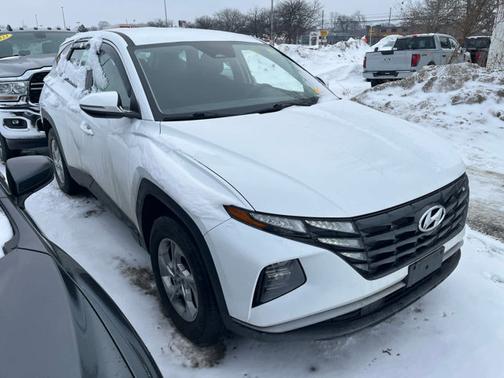 2022 Hyundai TUCSON SE