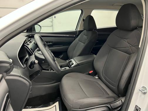 2022 Hyundai TUCSON SE