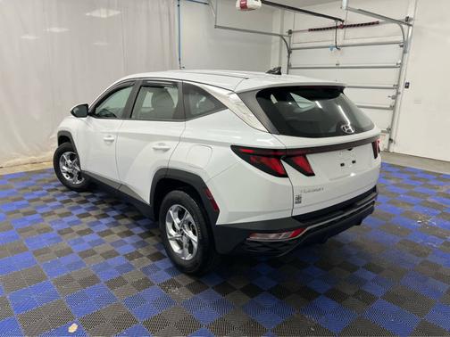 2022 Hyundai TUCSON SE