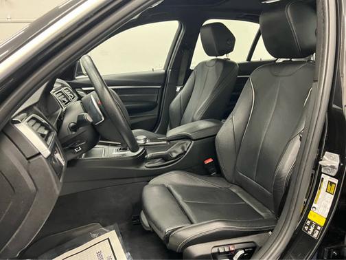 2018 BMW 330 i xDrive