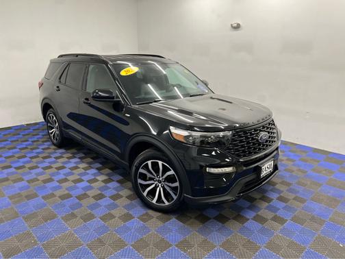 Agate Black Metallic 2023 Ford Explorer ST-Line