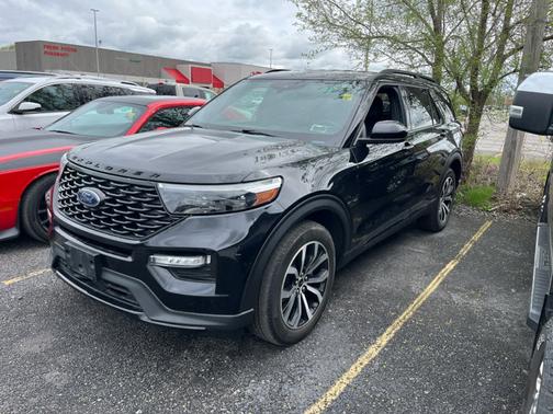 Agate Black Metallic 2023 Ford Explorer ST-Line
