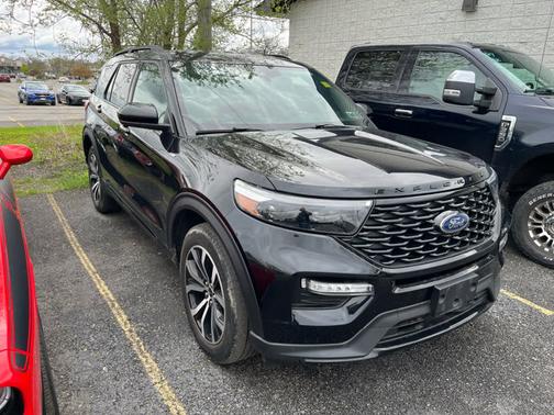 Agate Black Metallic 2023 Ford Explorer ST-Line