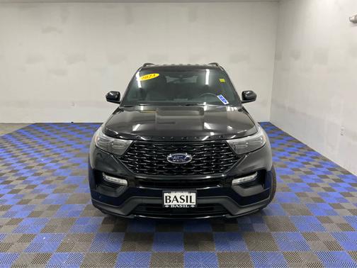 Agate Black Metallic 2023 Ford Explorer ST-Line