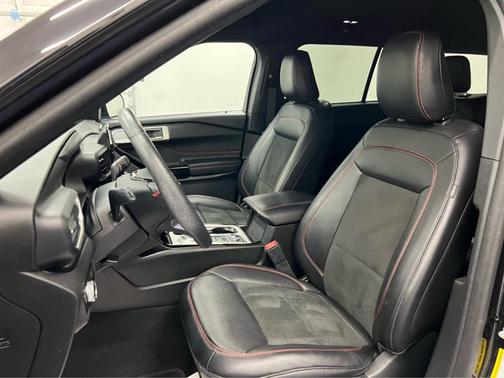 Agate Black Metallic 2023 Ford Explorer ST-Line