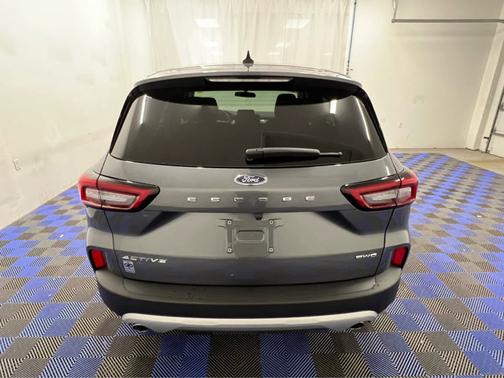 Carbonized Gray Metallic 2024 Ford Escape Active