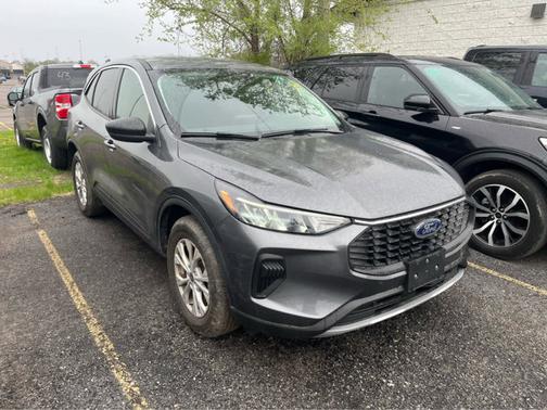 Carbonized Gray Metallic 2024 Ford Escape Active