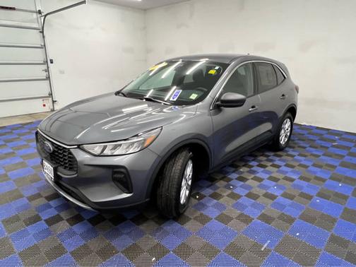 Carbonized Gray Metallic 2024 Ford Escape Active