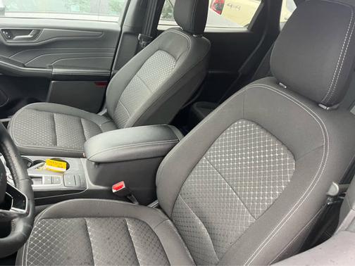 Carbonized Gray Metallic 2024 Ford Escape Active