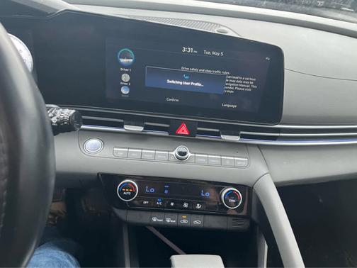 Ecotronic Gray 2024 Hyundai ELANTRA SEL