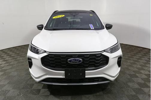 Star White Metallic Tri-Coat 2024 Ford Escape ST-Line