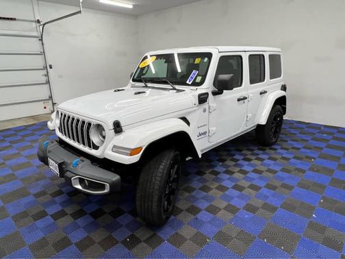 Bright White Clearcoat 2024 Jeep Wrangler 4xe Sahara