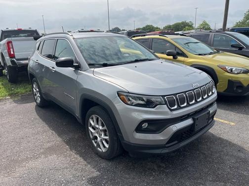 2022 Jeep Compass Latitude Lux