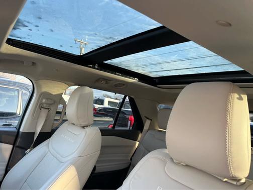 2022 Ford Explorer Platinum