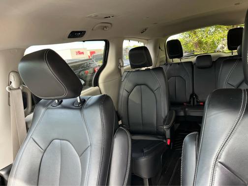 Ceramic Gray Clearcoat 2022 Chrysler Pacifica Touring L
