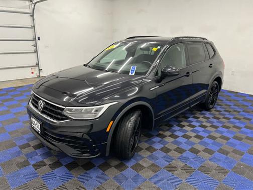 2022 Volkswagen Tiguan SE R-Line Black