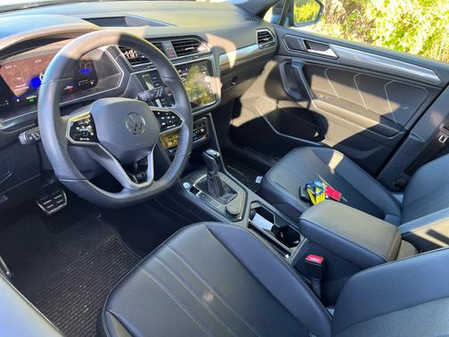 2022 Volkswagen Tiguan SE R-Line Black