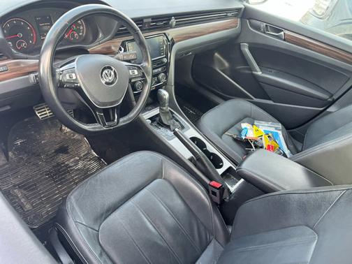 2020 Volkswagen Passat 2.0T SEL