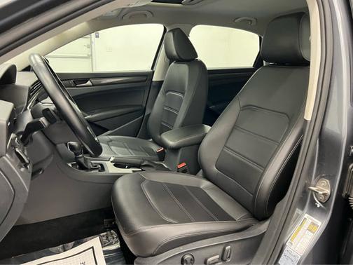 2020 Volkswagen Passat 2.0T R-Line