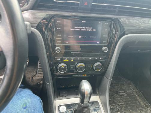 2020 Volkswagen Passat 2.0T R-Line