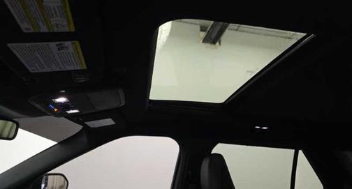 Star White Metallic Tri-Coat 2025 Ford Explorer ST