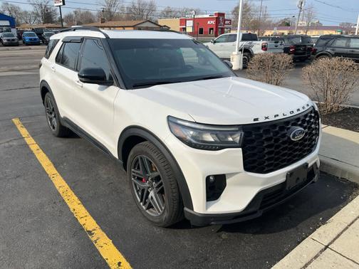 Star White Metallic Tri-Coat 2025 Ford Explorer ST