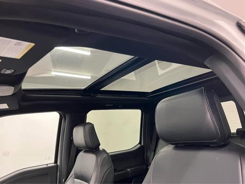 Avalanche Gray 2024 Ford F-150 LARIAT