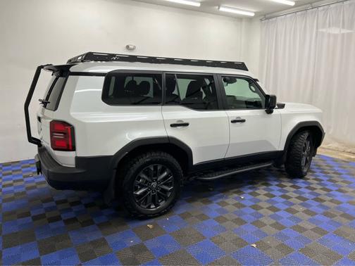 2025 Toyota Land Cruiser 