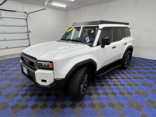 2025 Toyota Land Cruiser 