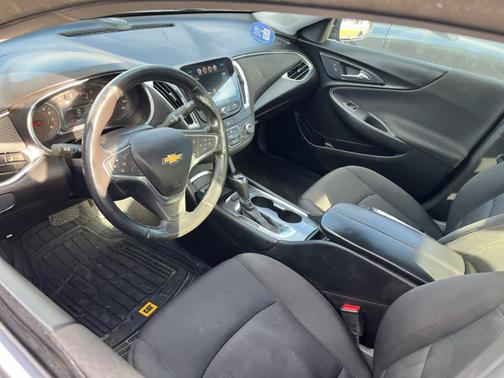 Mosaic Black Metallic 2018 Chevrolet Malibu LT