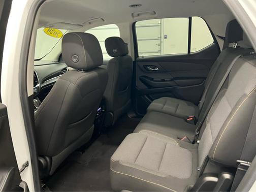 Summit White 2020 Chevrolet Traverse LS