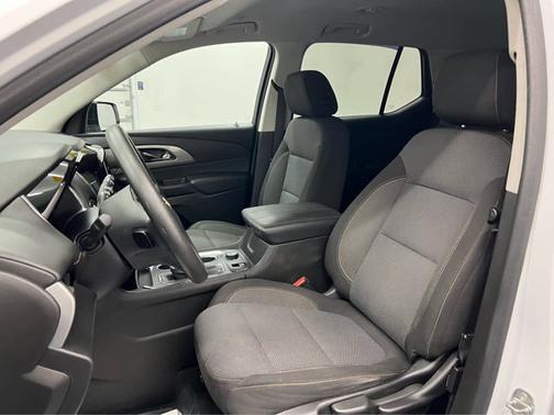 Summit White 2020 Chevrolet Traverse LS