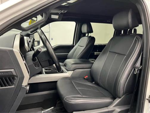 2022 Ford F-250 LARIAT 4WD Crew Cab 6.75 Box