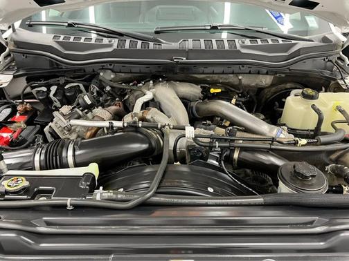 2022 Ford F-250 LARIAT 4WD Crew Cab 6.75 Box