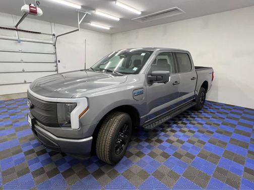 2025 Ford F-150 Lightning XLT