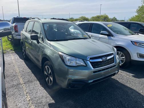 Jasmine Green Metallic 2017 Subaru Forester 2.5i