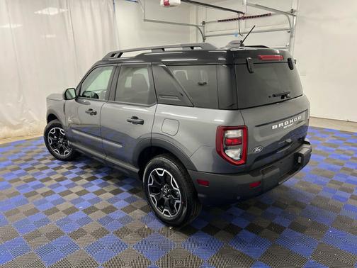 Carbonized Gray Metallic 2026 Ford Bronco Sport Outer Banks