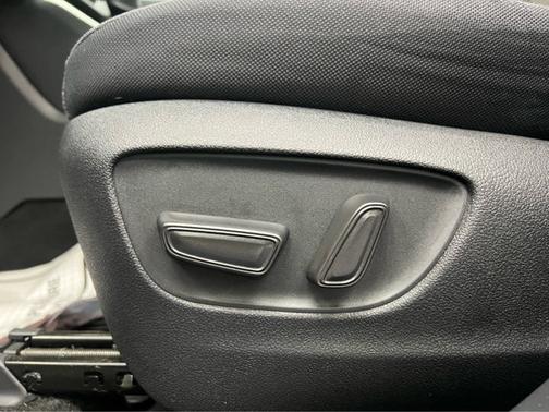 Magnetic Gray Metallic 2023 Toyota Highlander LE