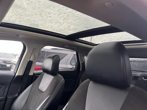 White Platinum Metallic Tri-Coat 2018 Ford Edge Sport