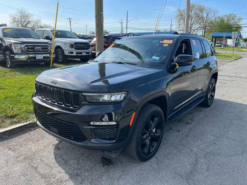 Diamond Black Crystal Pearlcoat 2024 Jeep Grand Cherokee Limited