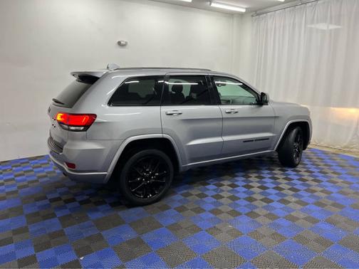 2017 Jeep Grand Cherokee Altitude
