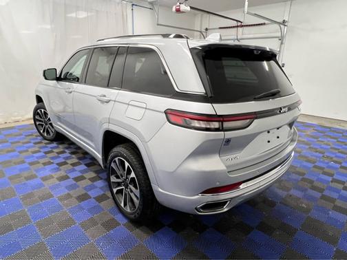 2022 Jeep Grand Cherokee Overland