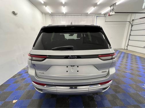 2022 Jeep Grand Cherokee Overland