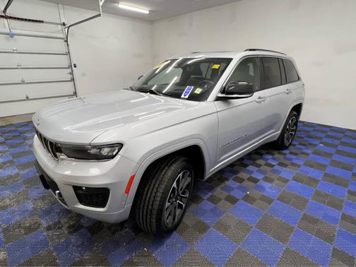 2022 Jeep Grand Cherokee Overland