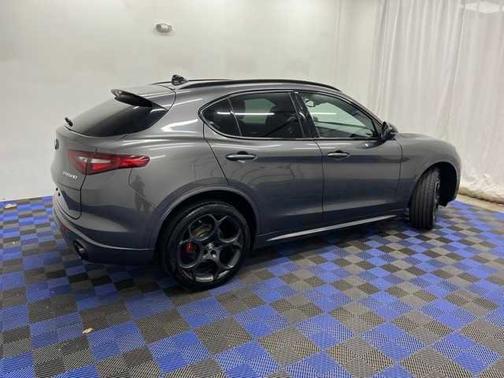 2022 Alfa Romeo Stelvio Veloce