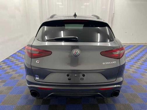 2022 Alfa Romeo Stelvio Veloce