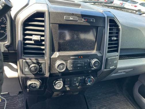 Ruby Red Metallic Tinted Clearcoat 2019 Ford F-150 XLT
