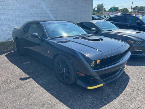2017 Dodge Challenger 392 Hemi Scat Pack Shaker